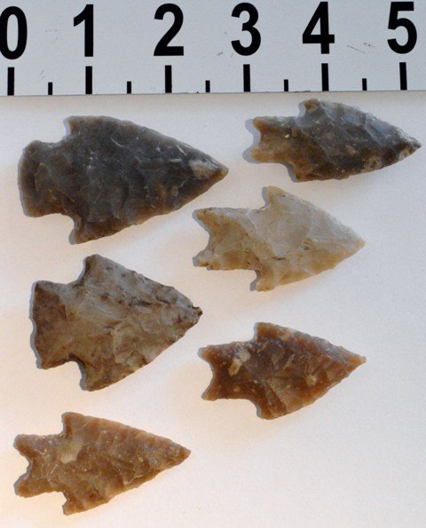 6 Texas Edwards Chert Points, high quality: Type: Various Material: Edwards Plateau Chert Length: 2 5/8 inches largest - 2 inches smallest