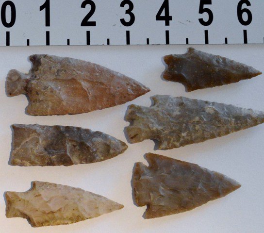 6 Texas Edwards Chert Points, high quality: Type: Various Material: Edwards Plateau Chert Length: 3 3/4 inches largest - 2 1/2 inches smallest