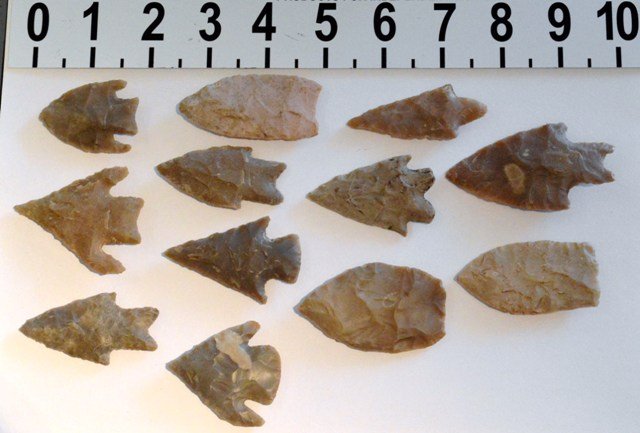 12 Texas Edwards Chert Points, high quality: Type: Various Material: Edwards Plateau Chert Length: 3 1/4 inches largest - 1 3/4 inches smallest