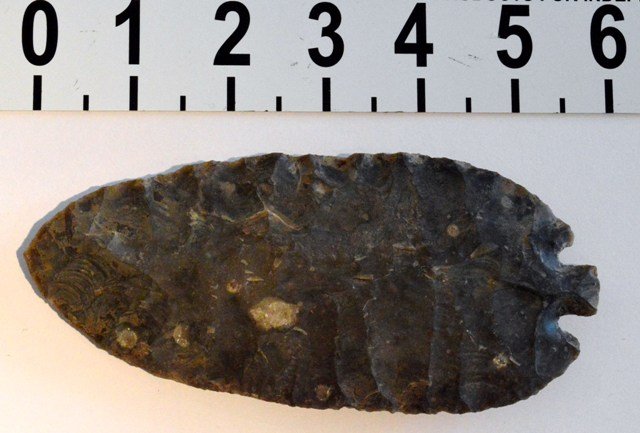 Huge Texas Edwards Chert Knife: Type: Large flint knife Material: Edwards Plateau Chert Length: 5 15/16 inches