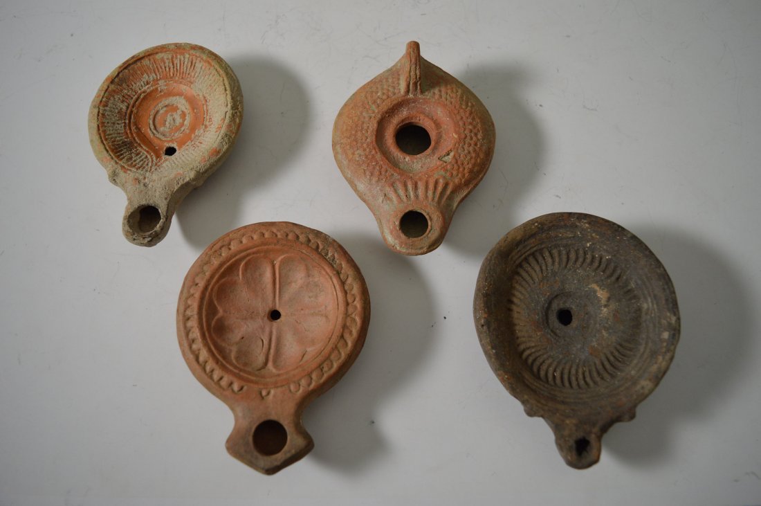 4 Roman oil lamps, all ancient (1 of 1)