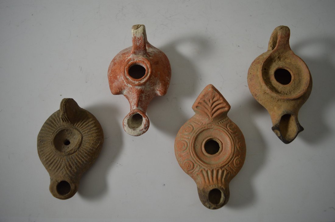 4 Roman oil lamps, all ancient (1 of 1)