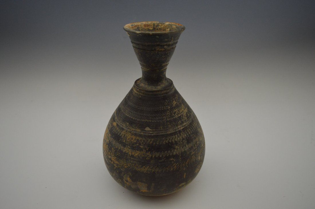 A large detailed Roman / Greek ceramic vase (1 of 2)