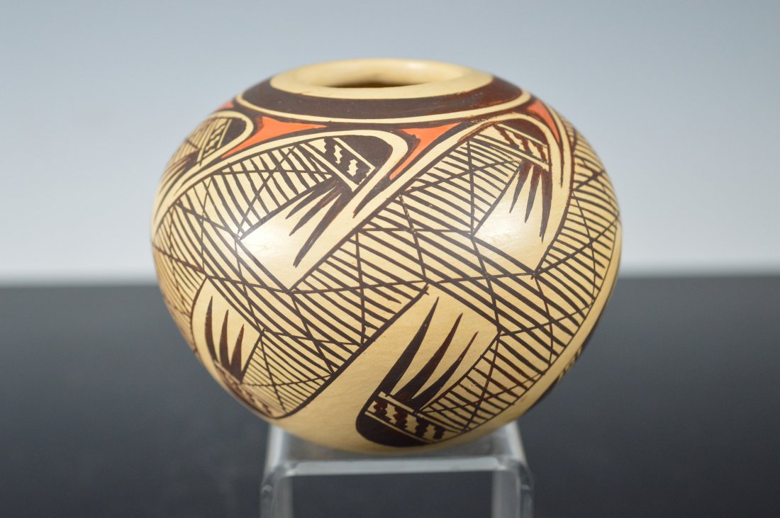 Hopi seed jar by Adelle Nampeyo (1 of 4)