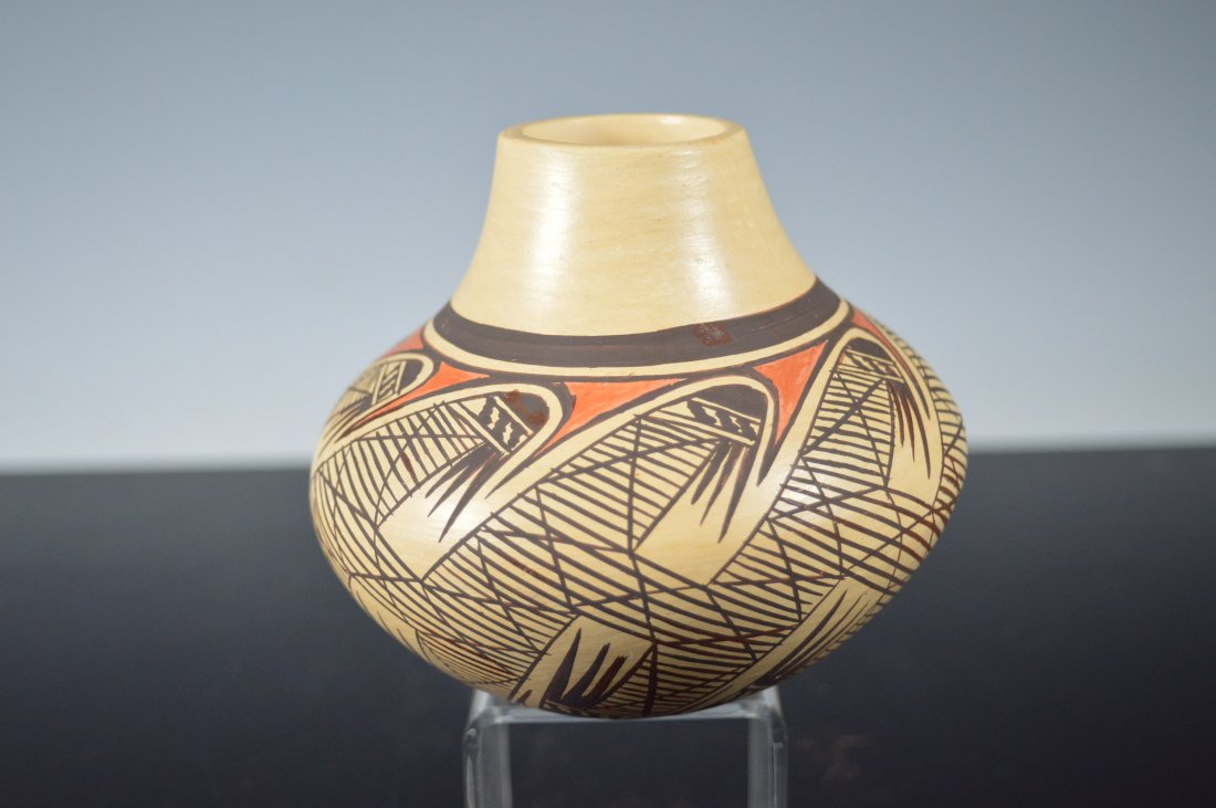 Hopi seed jar by Adelle Nampeyo (1 of 3)