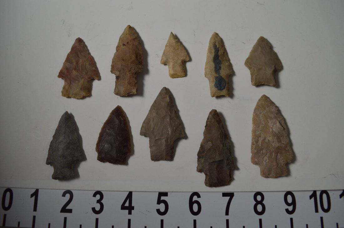 Texas ancient arrowheads 10 points semi fluted ends (1 of 2)