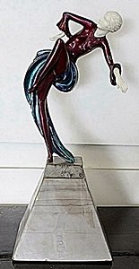 Harlequine Lady - bronze Sculpture by Chiparus: In our opinion a work from the artist’s model, originating in his circle and cast during his lifetime or shortly thereafter, in the manner of Chiparus, bronze sculpture, Harlequine Lady. Base bearin