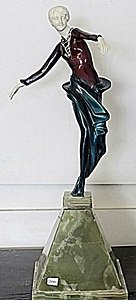 Dancer - bronze Sculpture by Chiparus: In our opinion a work from the artist’s model, originating in his circle and cast during his lifetime or shortly thereafter, in the manner of Chiparus, bronze sculpture, Dancer. Base bearing the sig