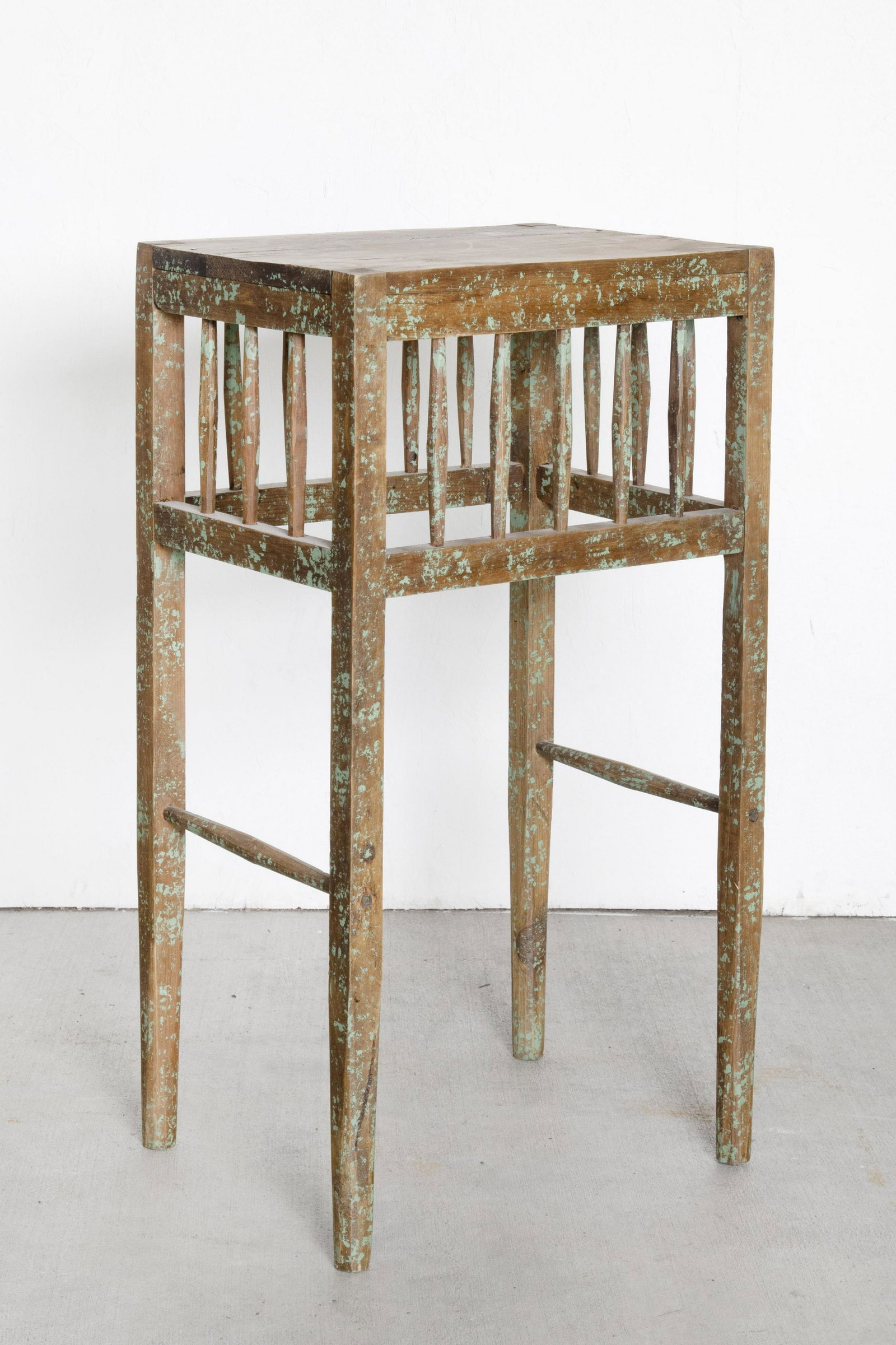 New Mexico, Spindle-Sided End Table (1 of 2)