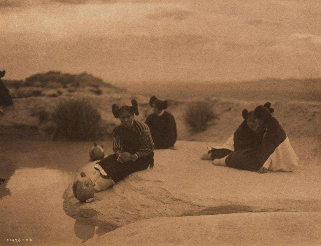 Edward S. Curtis, Evening at the Well - Hopi, 1906 (1 of 3)