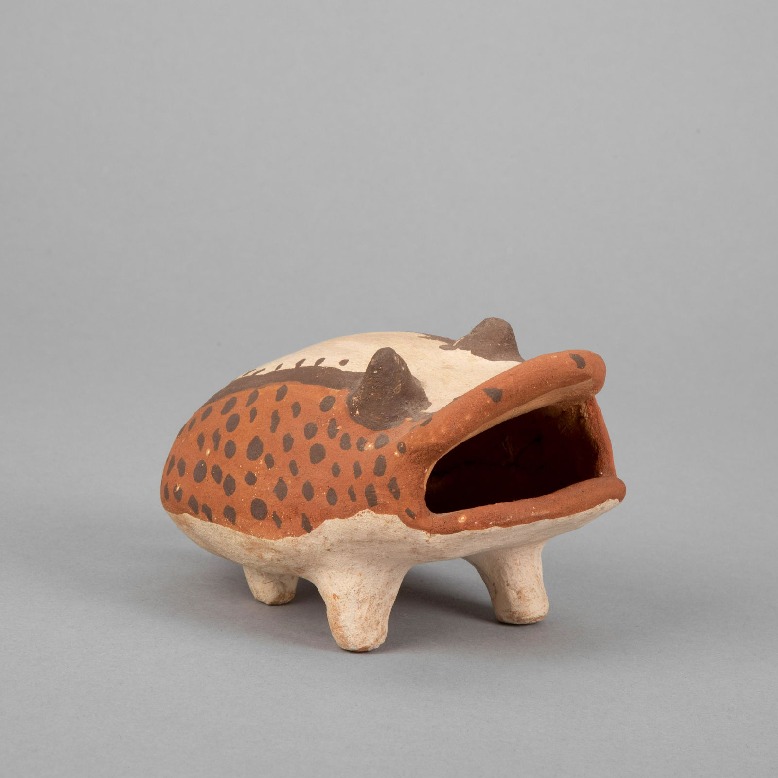 Zuni, Polychrome Spotted Frog Effigy, ca. 1920 (1 of 3)