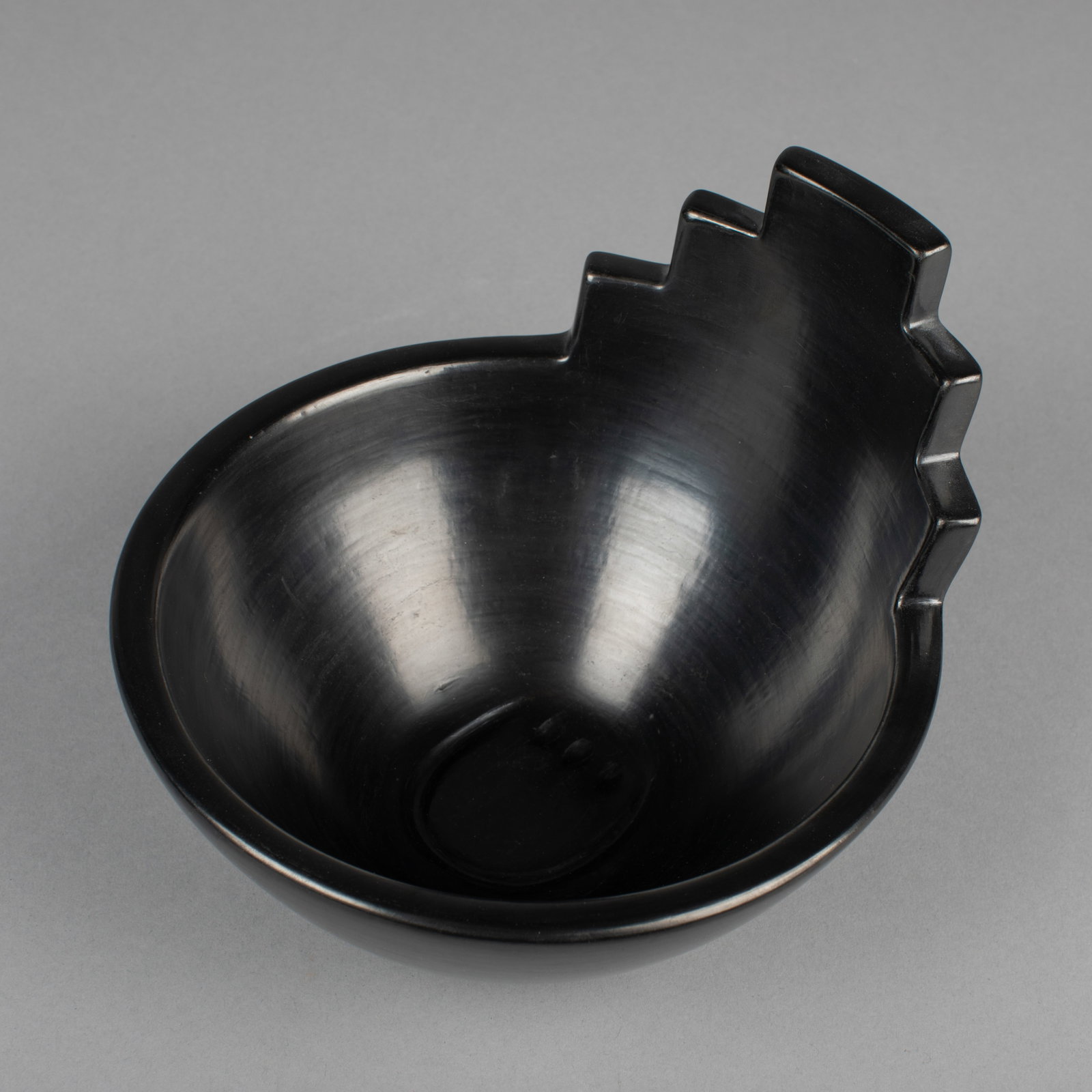 Jeff Roller, Ceremonial Naming Bowl, 2018: Jeff Roller (Santa Clara, b. 1963) Ceremonial Naming Bowl, 2018 fired clay inscribed: Jeff Roller / Santa Clara / 04/18 5 1/2 x 7 1/4 x 7 7/8 in. (14 x 18.4 x 20 cm.) Private Collection, Texas