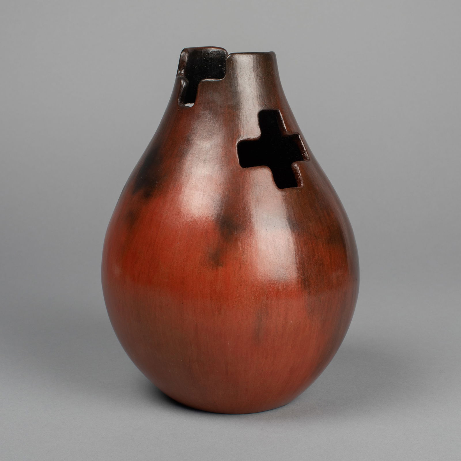 Lorraine Williams, Incised Cross Jar (1 of 1)
