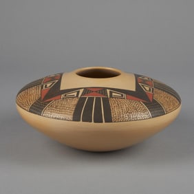Fawn Garcia Navasie, Flying Saucer Pot