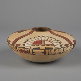 Lawrence Namoki, Incised Flying Saucer Pot, 1985