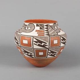 Lolita Torivio Concho, Polychrome Jar