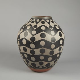 Thomas Tenorio, Pottery Jar: Lightning, Dots, and Rain, 2018