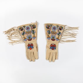 Plateau, Leather Beaded Gloves, ca. 1920