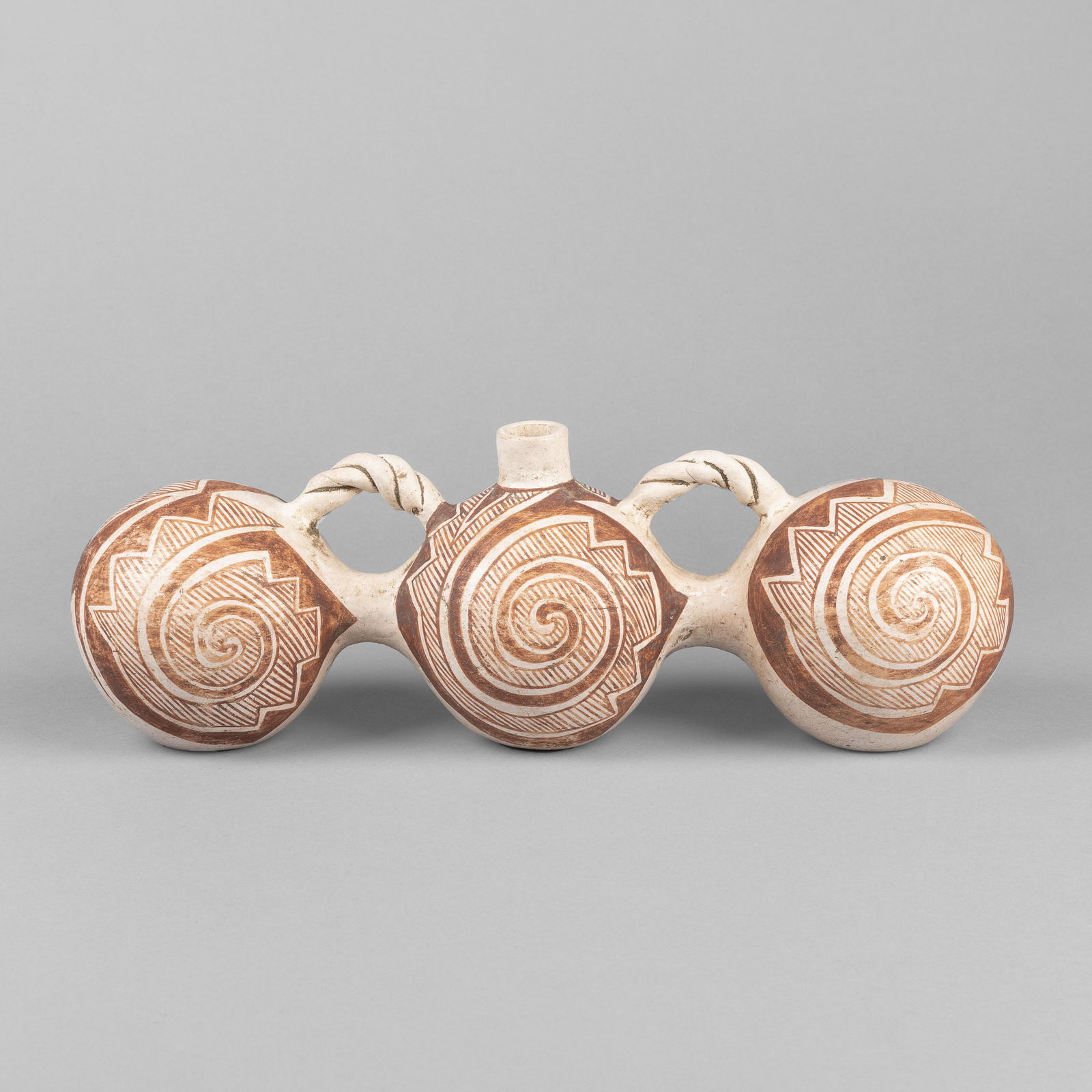 Acoma, Tri-Lobe Canteen (1 of 4)