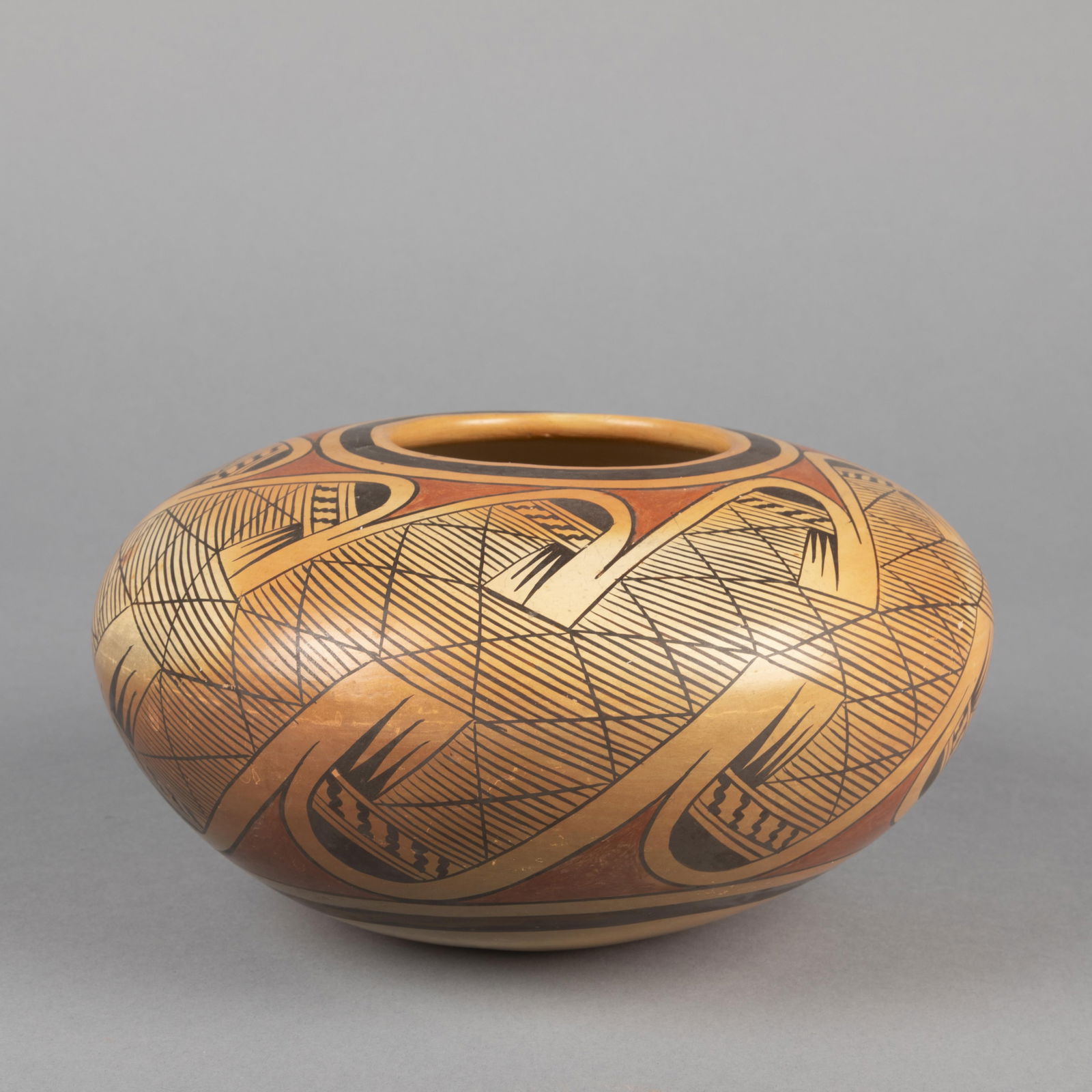 Elva Nampeyo, Polychrome Pot with Migration Pattern (1 of 3)