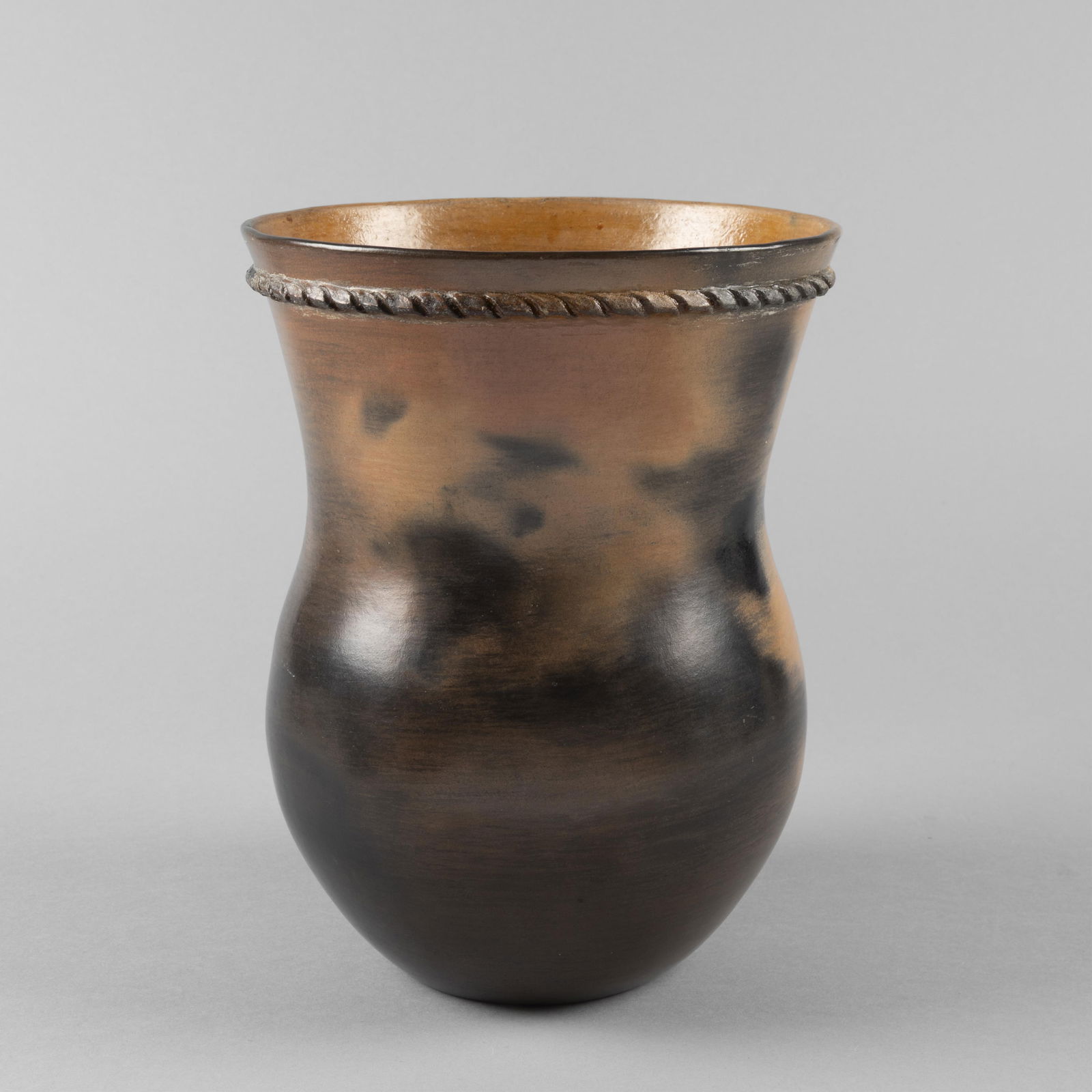 Samuel Manymules, Piñon Pitch Jar with Fire Clouds (1 of 4)