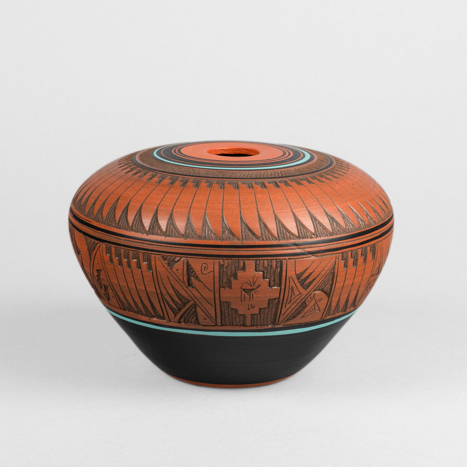 Hus Keweve, Carved Pot with Feather Designs, 2002 (1 of 4)