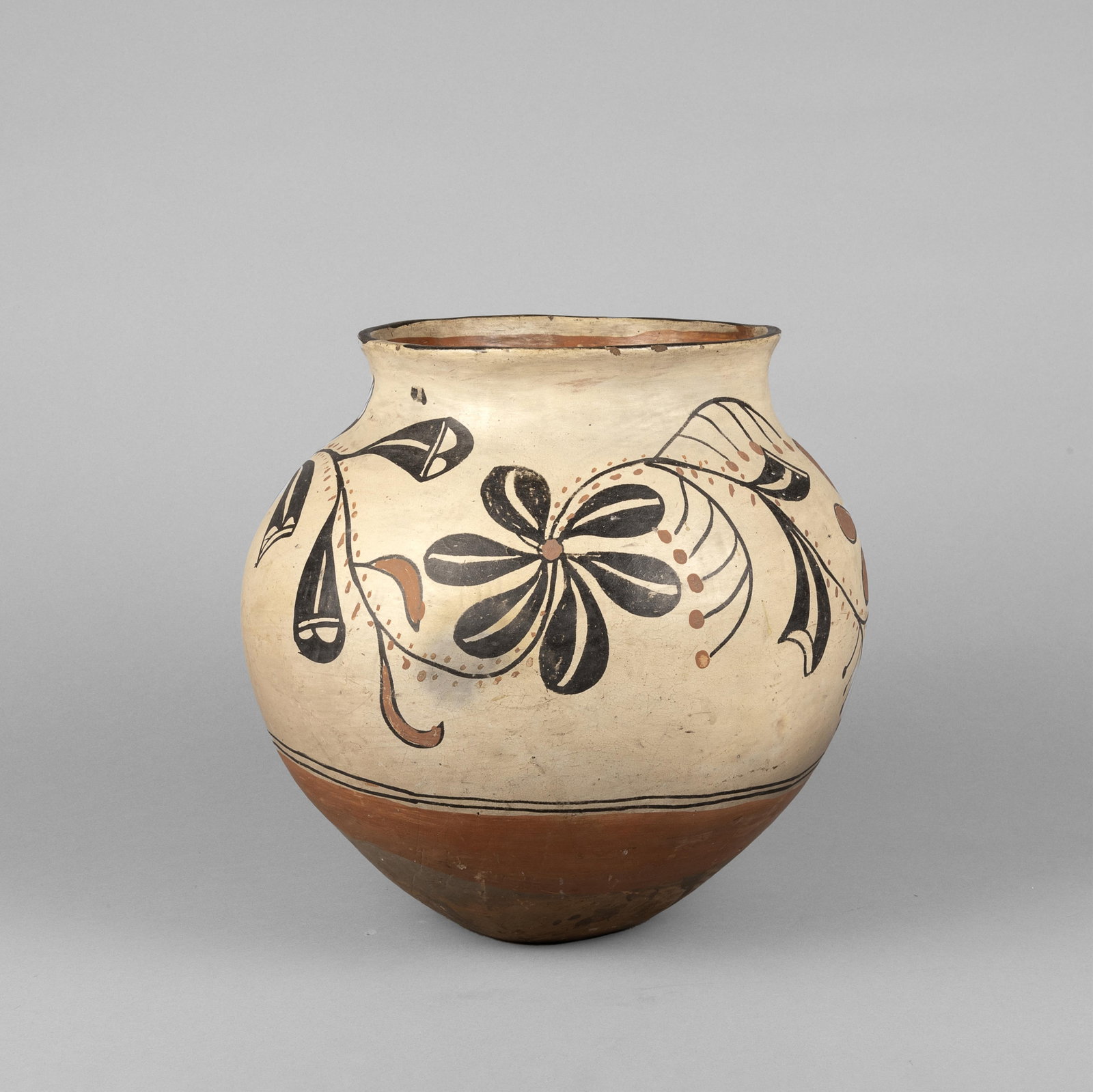 Kewa (Santo Domingo), Polychrome Jar with Floral Design, ca. 1920 (1 of 4)