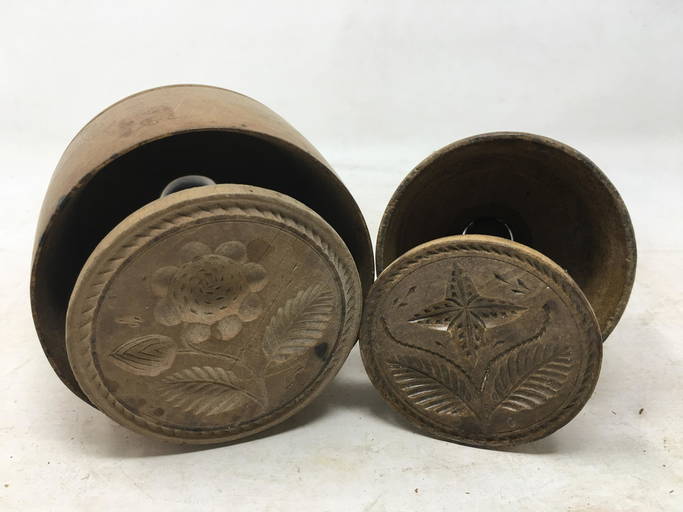 (2) Wooden Butter Molds (0300) on Jul 04, 2022 Rossville Auction