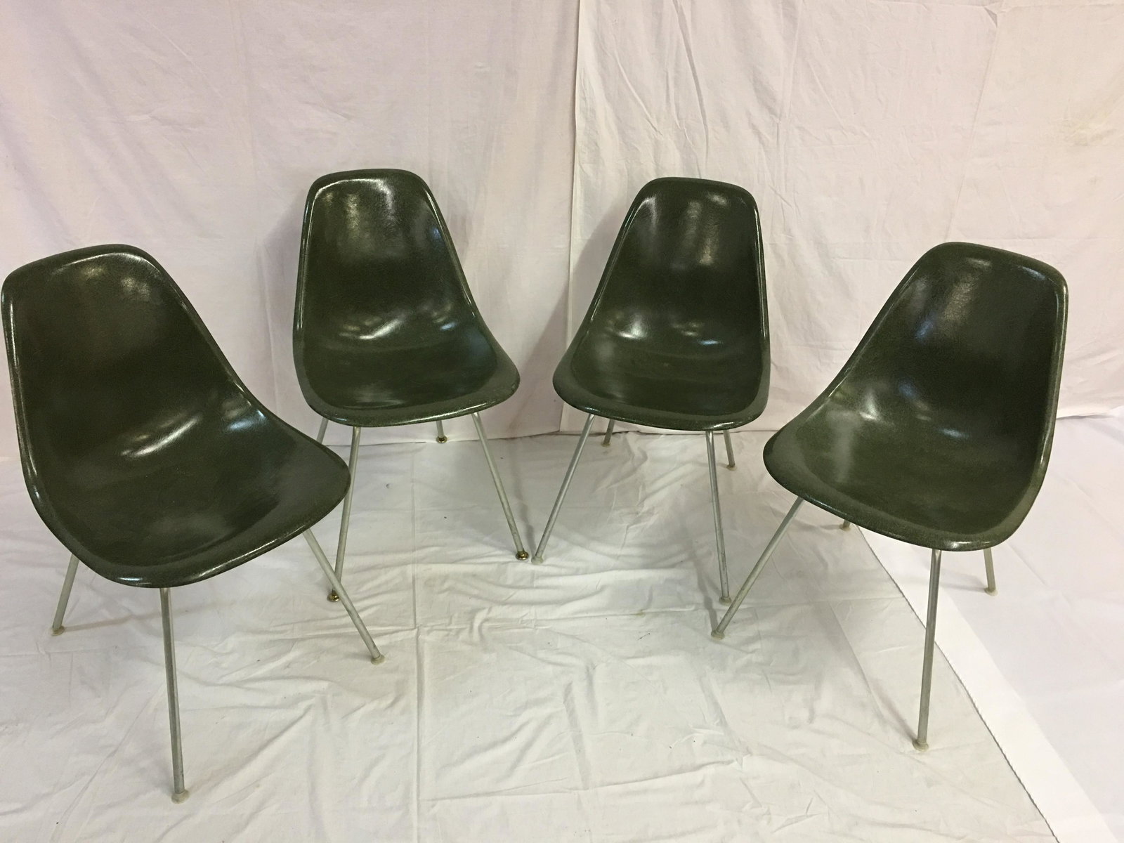 (4) Eames Herman Miller Fiberglass Shell Chairs (1 of 5)