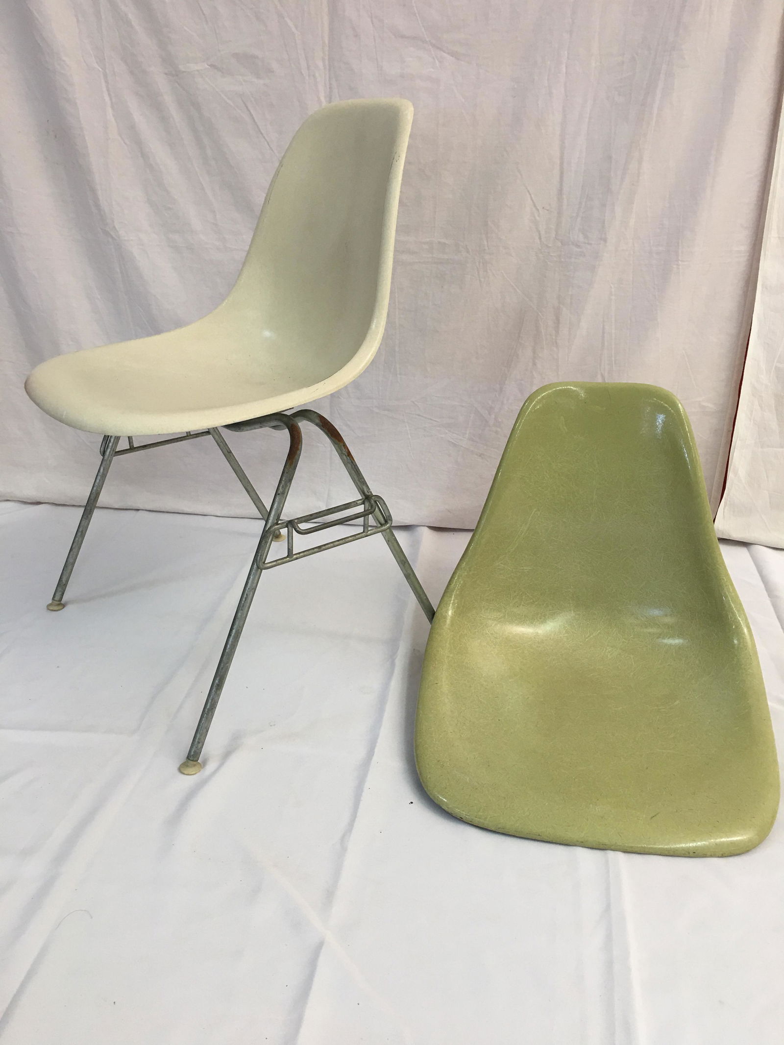Eames Herman Miller Fiberglass Shell Chair (1 of 3)