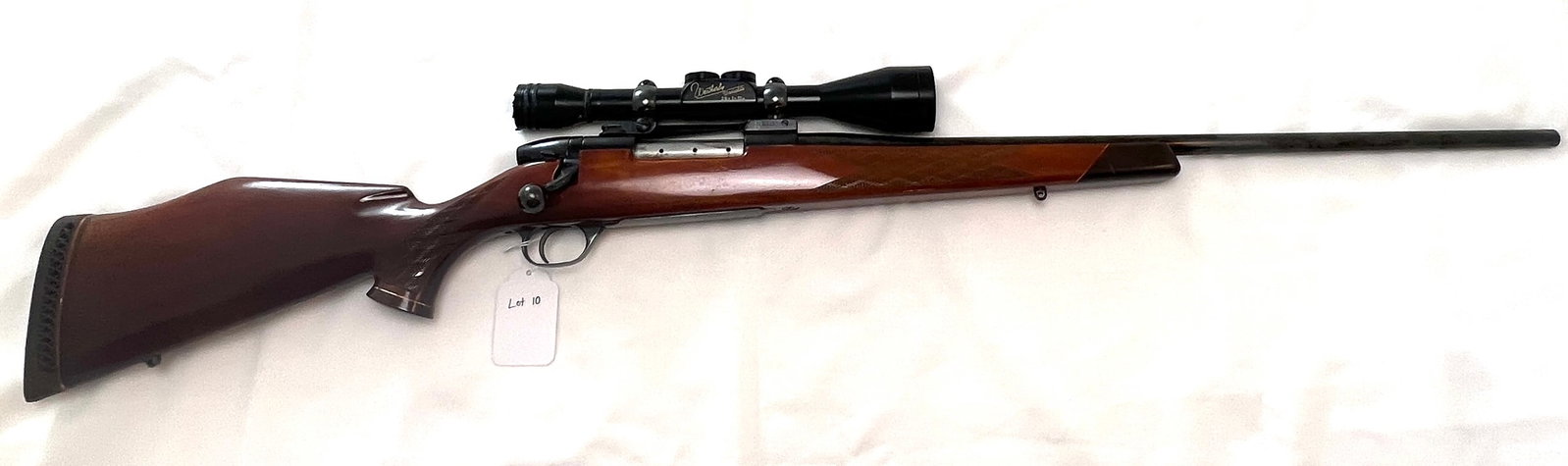 Weatherby Mark V: Weatherby Mark V .300 magnum, Monte Carlo Stock, mounted Weatherby variable 2 3/4 X to 10X scope, overall good condition, minor scratches and dings. #20826