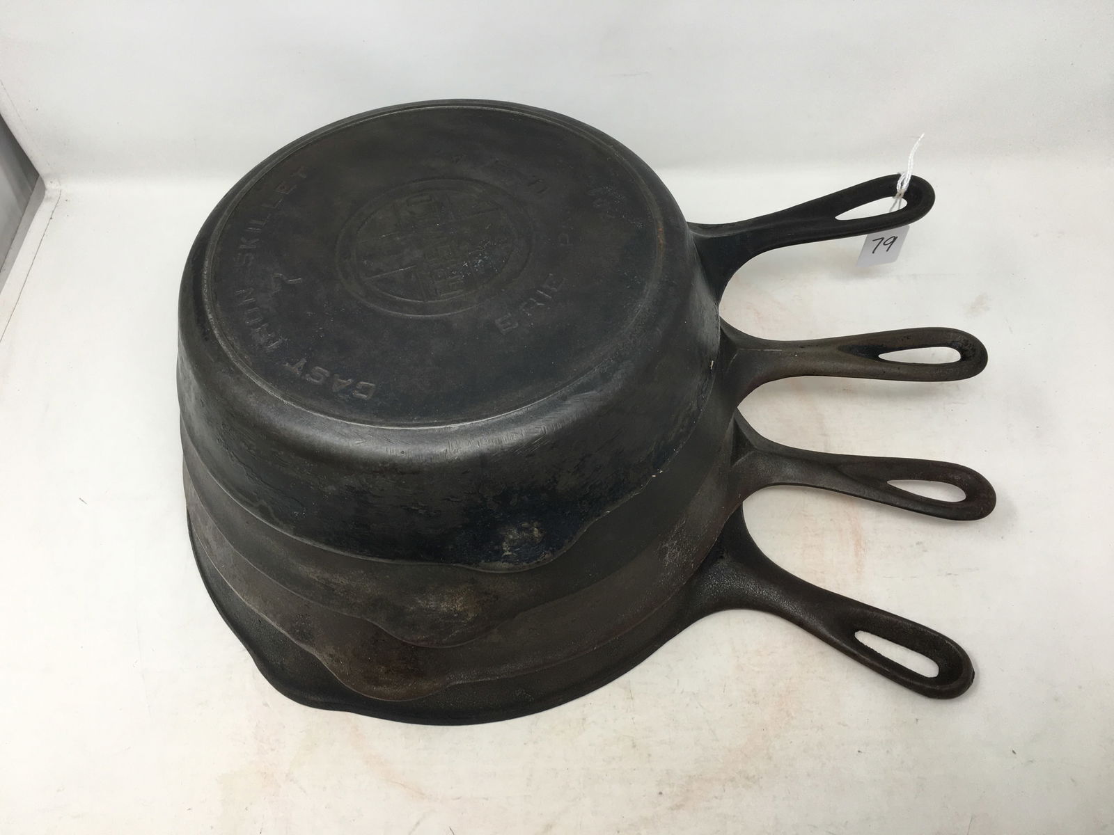 Set Of (4) Griswold Cast Iron Skillets Auction