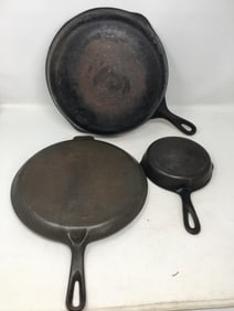 (3) Wagner Cast Iron Skillets