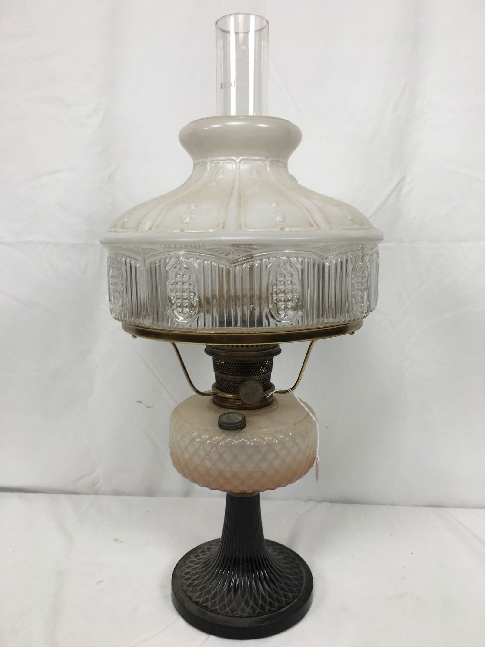 Aladdin Diamond Quilt Kerosene Lamp (1 of 5)
