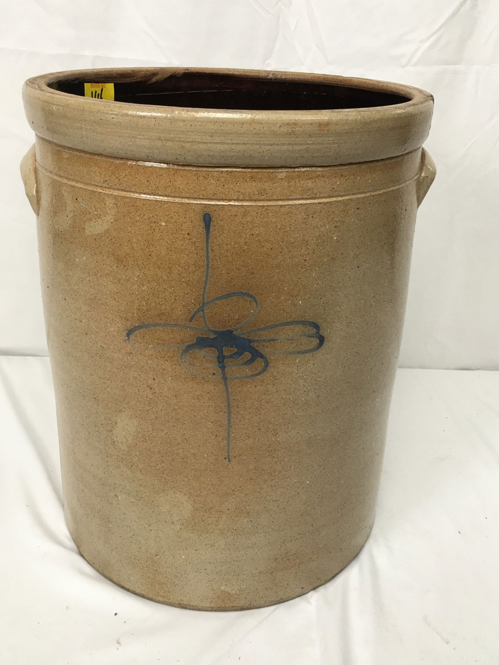 6 Gallon Beesting Stoneware Crock (1 of 5)