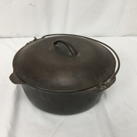 No. 8 Cast Iron Dutch Oven