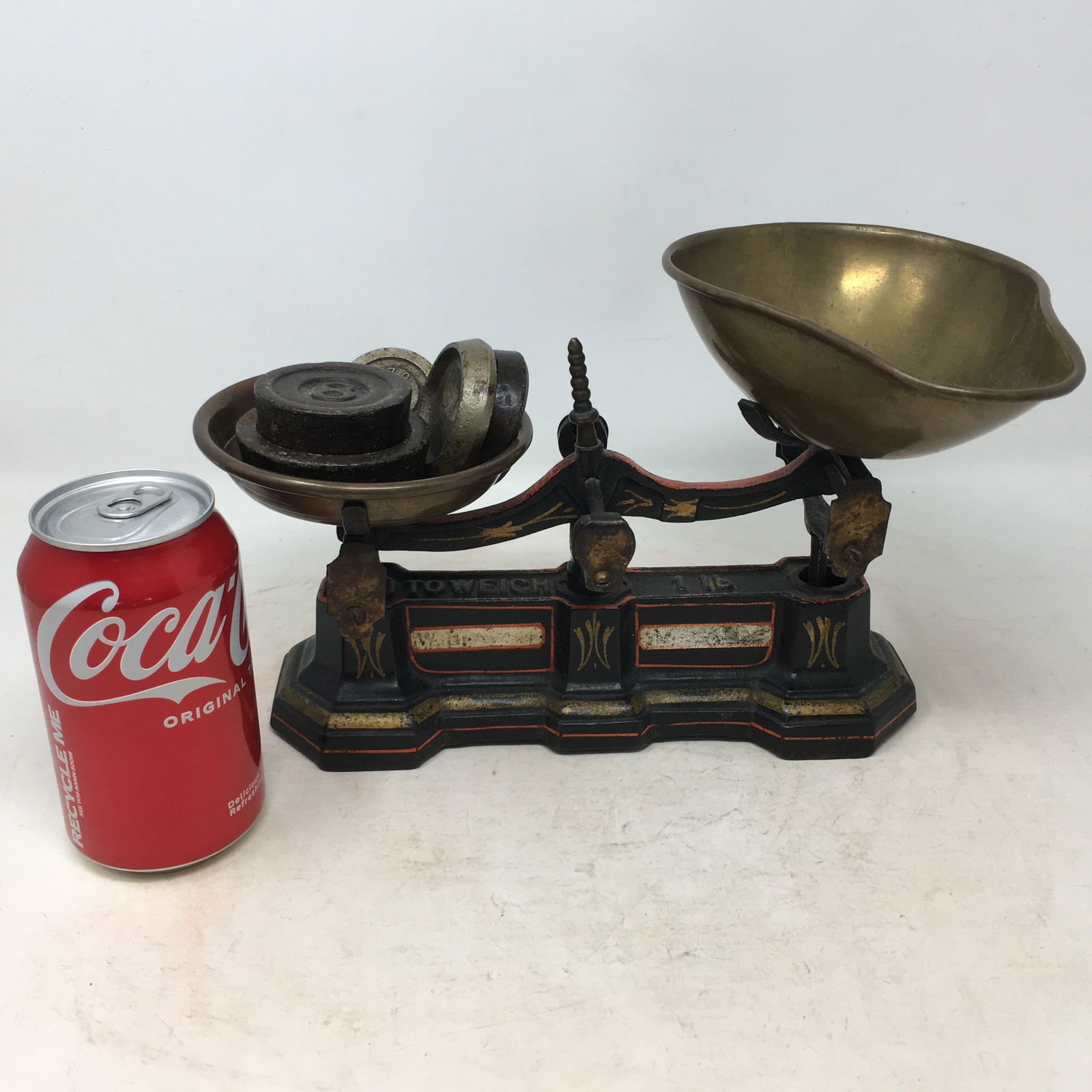 Cast Iron Small Tabletop Scales (1 of 6)