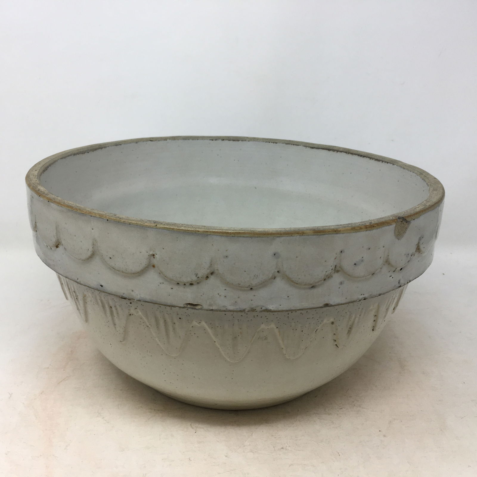 Large Stoneware Bowl (1 of 4)