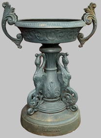Walbridge & Co. Cast Iron Garden Urn (1 of 10)