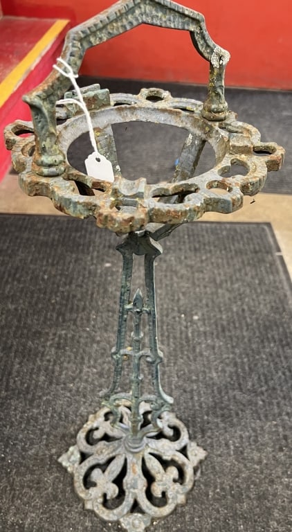 Cast Iron Ashtray Stand (1 of 1)