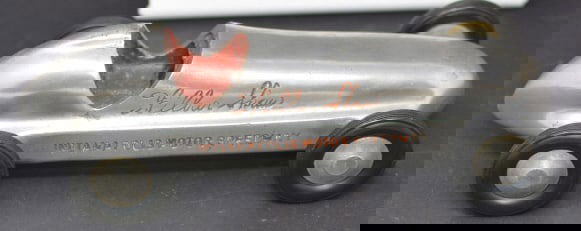 1940's Indy 500 Souvenir Car Wilbur Shaw   Indianapolis Motor Speedway cast aluminum has  red