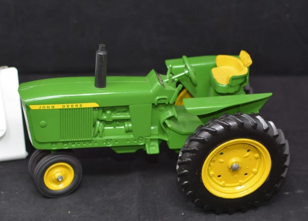 John Deere Toy Tractor very good condition.  9" x  4" x 5" (1 of 4)