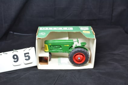 Oliver Super 88 Farm Toy IOB: The Collector   Edition Oliver Super 88 Narrow 1/16 Scale IOB  10"  x