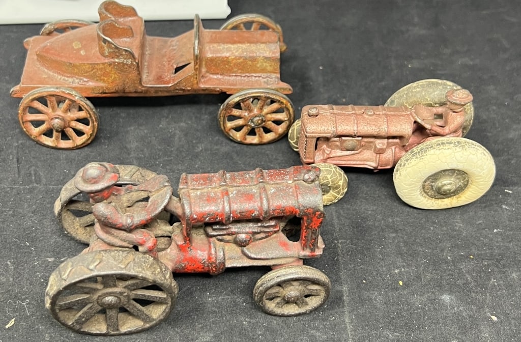 Three Cast Iron Vintage Toys: C/I toy tractor   Allis Chalmers w/ driver on steel wheel has  red (1 of 10)