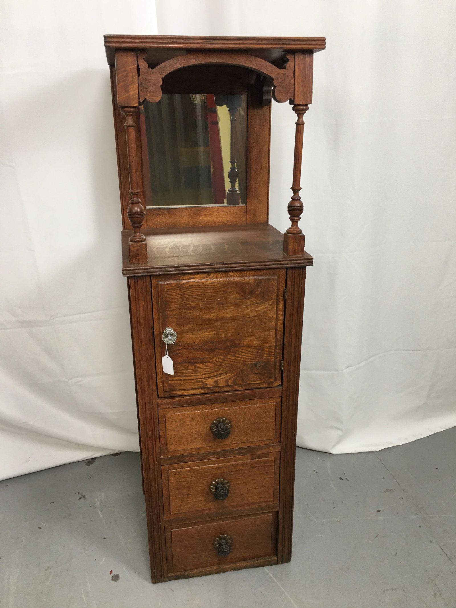 Quartersawn Oak Barber Shop Stand: Quartersawn Oak Barber Shop Stand with Mirror. Newer mirror, repair to both columns. 15"W x 14"D x 47"H
