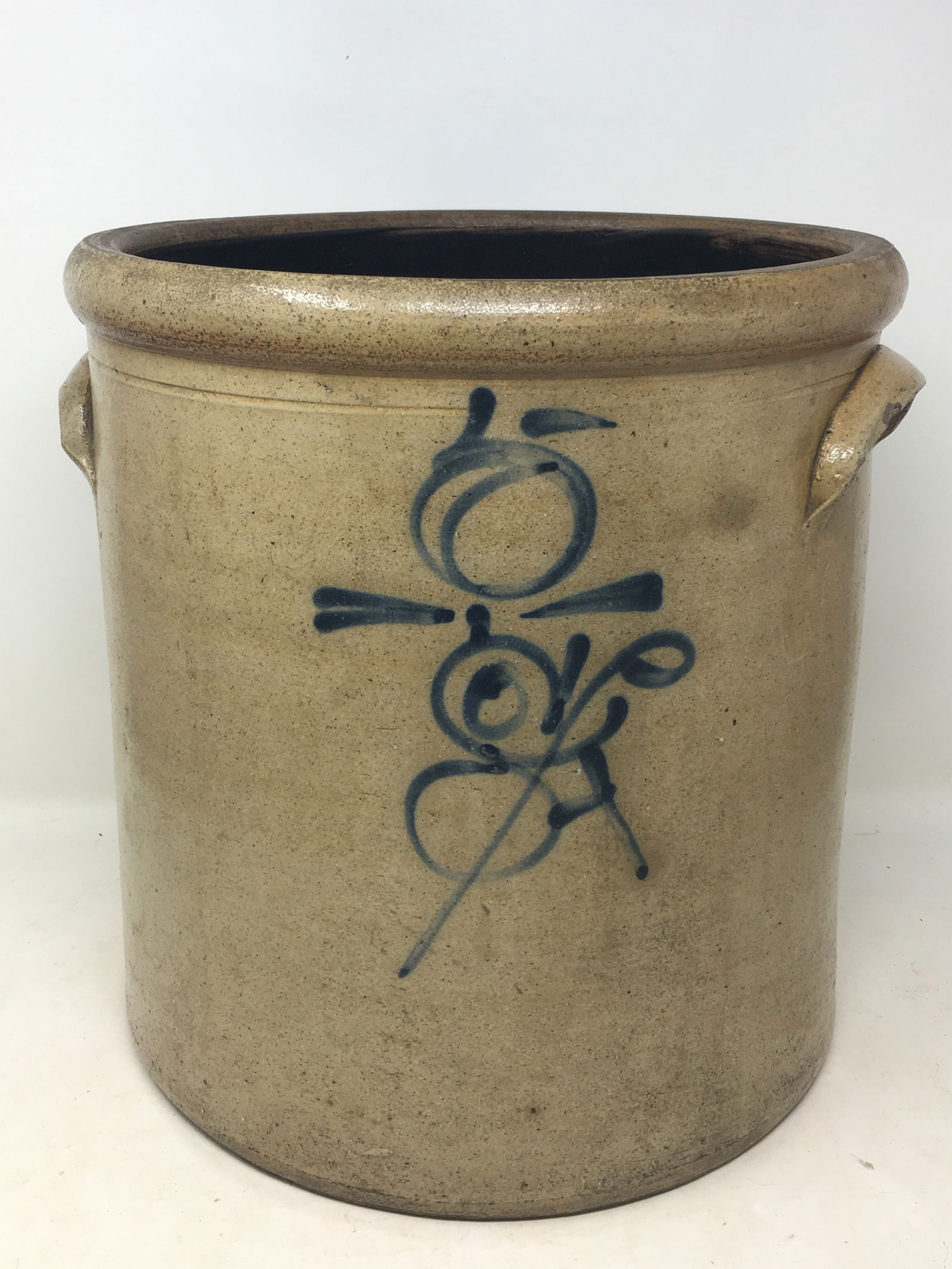 5 Gallon Stoneware Crock, Cobalt Decorated: 5 Gallon Stoneware Crock, Cobalt Decorated. A few handle chips. 12.5"W x 12.5"H