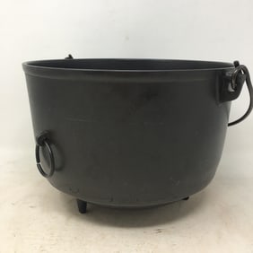Favorite Piqua Ware 3-Footed Kettle