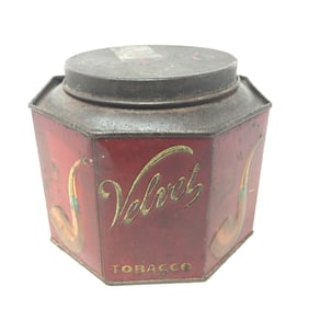 "Velvet" Tobacco Tin