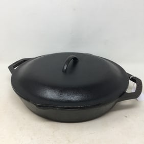 Lodge Double Handle Cast Iron Skillet and Lid