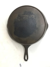 Wagner No. 9 Cast Iron Skillet